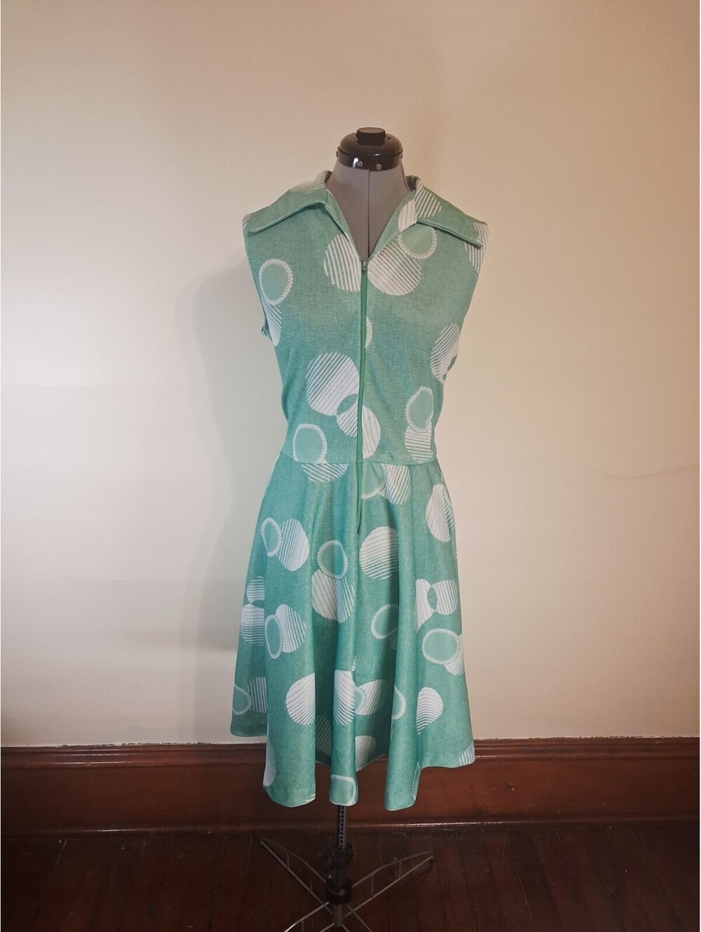 Vintage 60s 70s XL dress, Green Geometric Zip Up Stretchy Polyester Preppy Retro